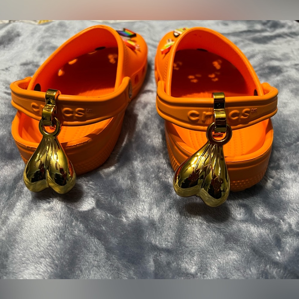 CROCS NUTS
